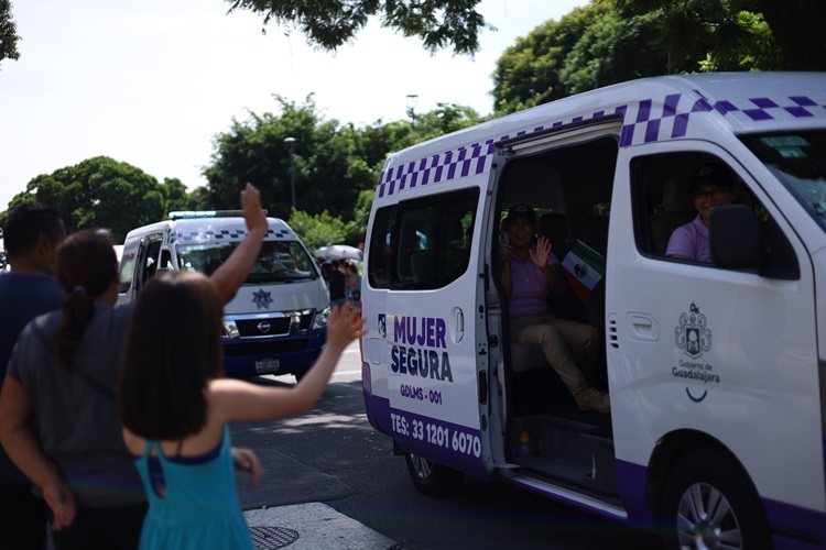 SE MUESTRAN. En el acto participaron elementos de las fuerzas armadas y civiles. (Foto: Michelle Vázquez) 